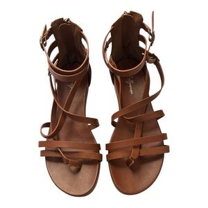 Luffymomo‎ Cute Tan Strappy Sandals, Size 8